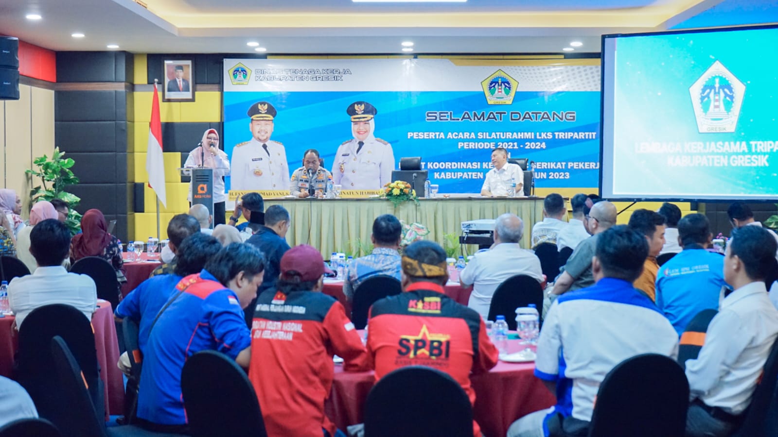 Wujudkan Kesejahteraan Pekerja, Wabup Gresik Sampaikan Kerjasama LKS Tripartit Adalah Kunci